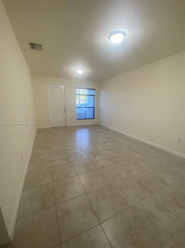 Building Photo - 17460 SW 153rd Ave