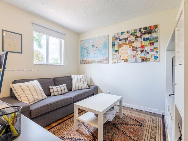 Building Photo - 1640 Sandpiper Cir