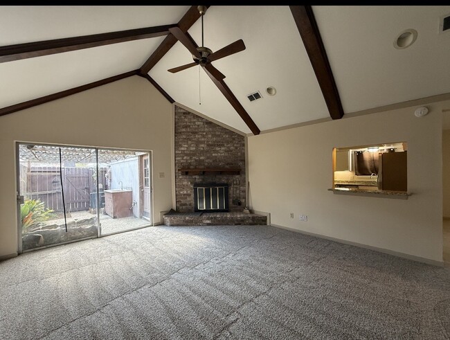 Building Photo - 2920 Cambridge Ln