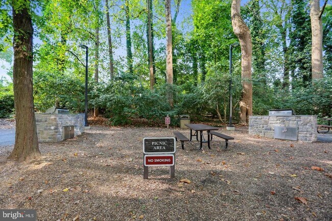 Building Photo - 5225 Pooks Hill Rd