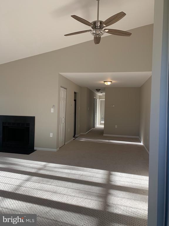 Building Photo - 7575 Belle Grae Dr