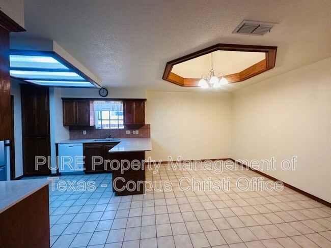 Building Photo - 4205 Snowbird Dr