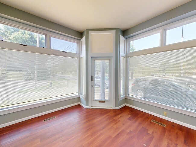 Building Photo - 3861-3869 McRee