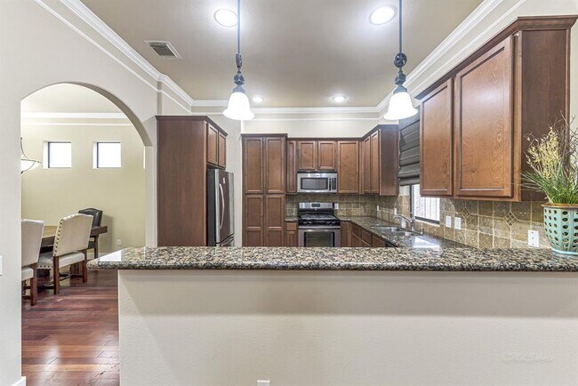 Building Photo - 11022 Robin Hood Ct