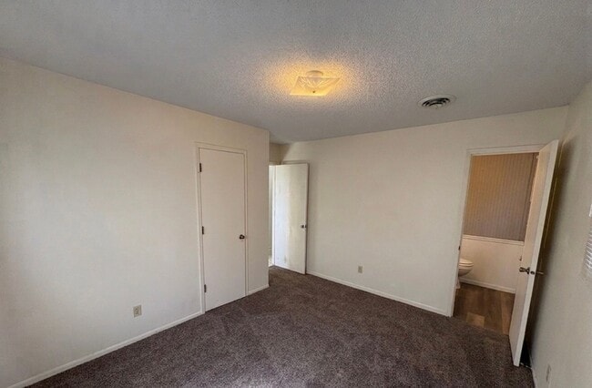 Building Photo - Charming 3-bedroom Home in Wamego close to West Elementary School