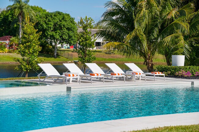 Building Photo - 3521 Glenwood Ct