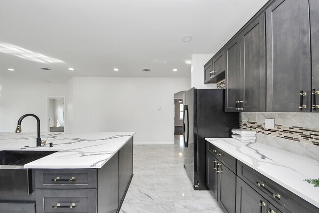 Building Photo - 51 Rd 5214