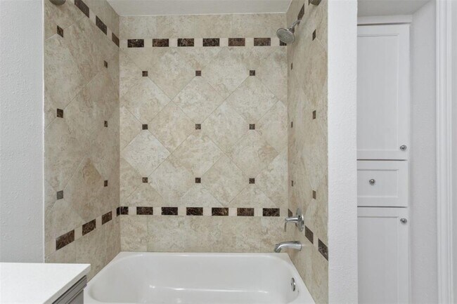 Building Photo - 10825 Willowisp Dr