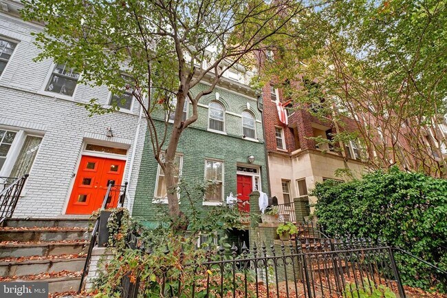 Building Photo - 1745 Lanier Pl NW