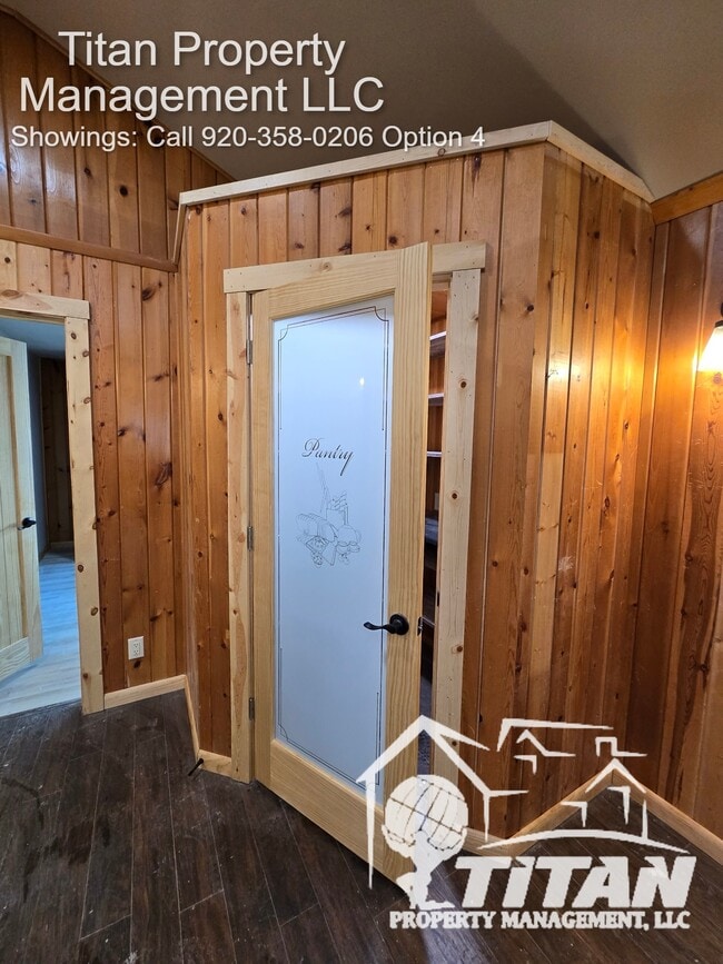 Building Photo - 387 13th Dr