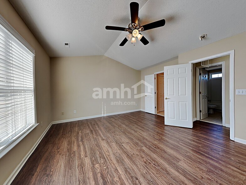 Building Photo - 1605 Glenn Meade Dr