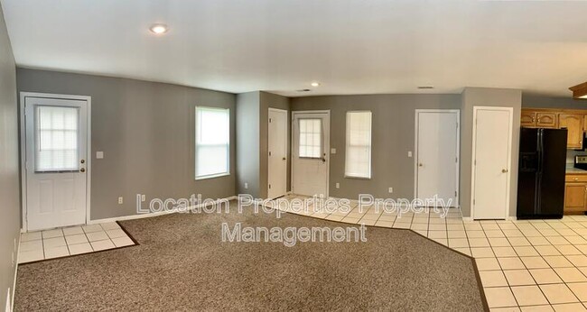 Building Photo - 318 Creekside Ct