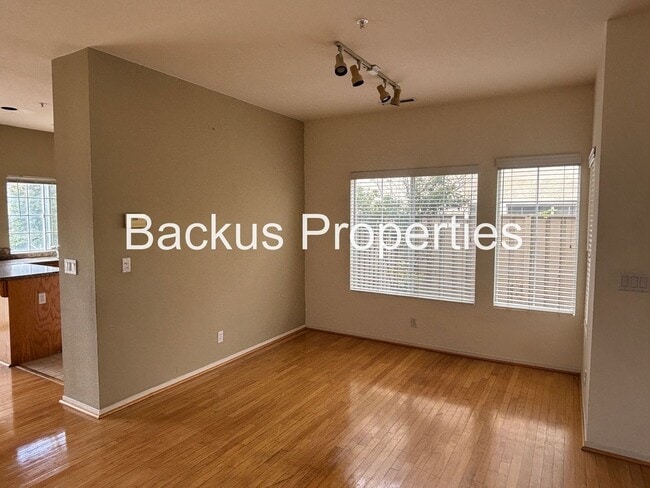 Building Photo - Great two-level home in Las Palmas II with scenic views