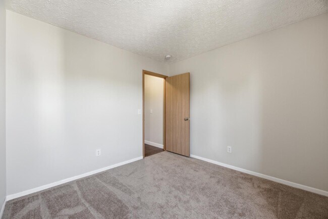 Building Photo - 106 Hewes St