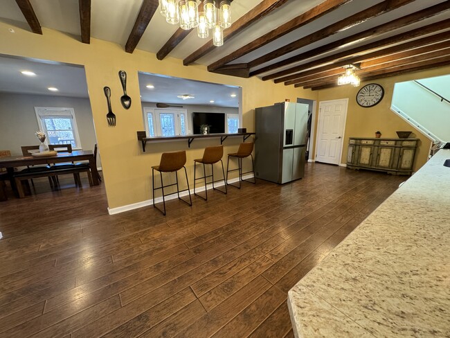 Building Photo - 312 Lehigh Dr