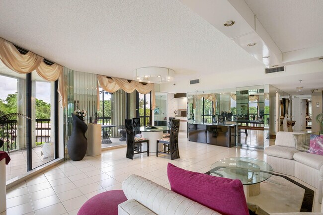 Building Photo - 5279 Fountains Dr S