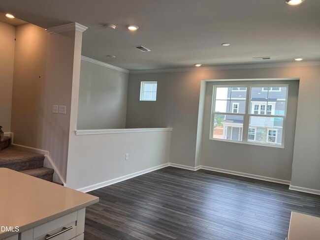 Building Photo - 642 Gimari Dr