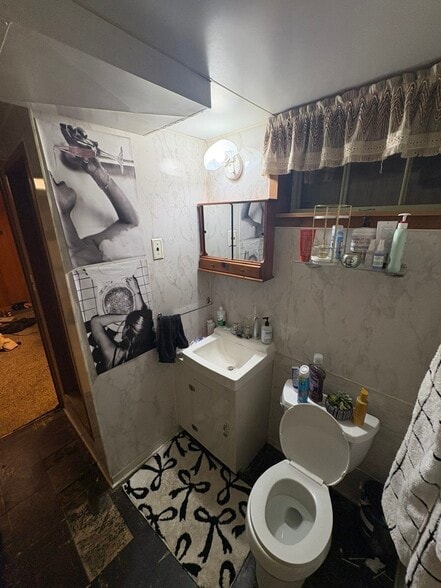 Building Photo - 1421 12th St N