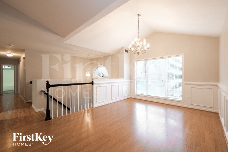 Building Photo - 3810 Riversong Dr NW