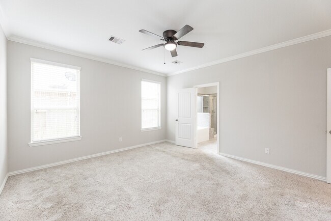 Building Photo - 18119 Tall Chestnut St