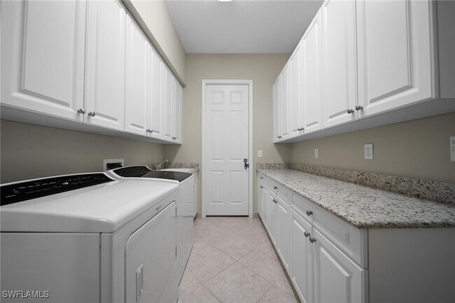 Building Photo - 2866 Cinnamon Bay Cir