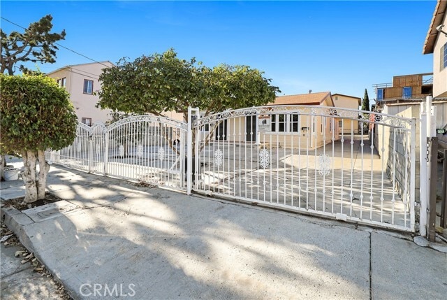 Building Photo - 651 Maltman Ave