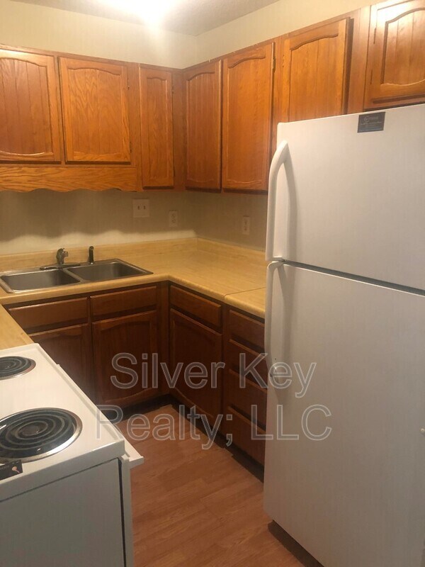 Building Photo - 311 Sunset Dr
