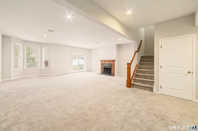 Building Photo - 13 Paulding Terrace