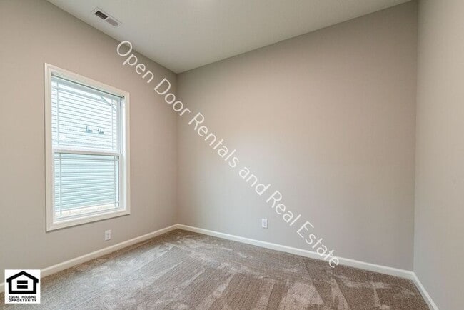 Building Photo - 307 Toledo St