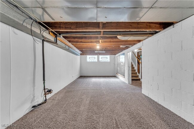 Building Photo - 874 E 232nd St