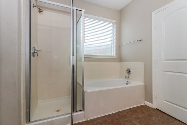 Building Photo - 6015 Starbrook Creek Dr