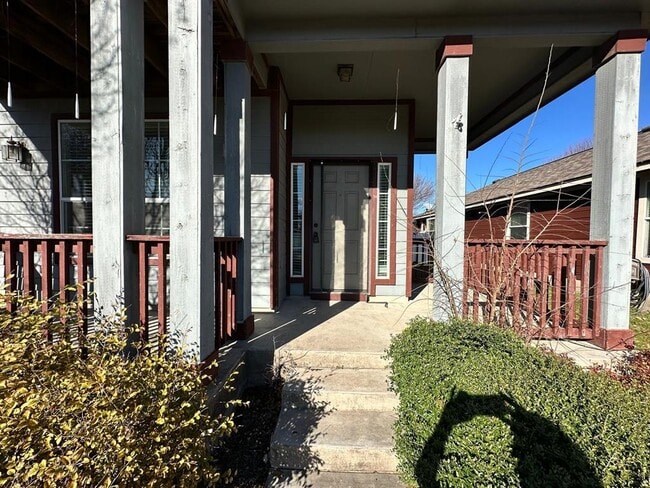 Building Photo - 918 Craters of the Moon Blvd