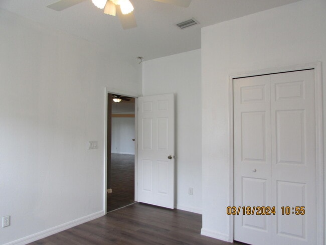 Building Photo - 2089 Maeve Cir