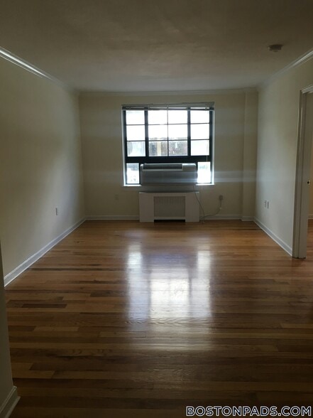 Building Photo - 60 Brattle St