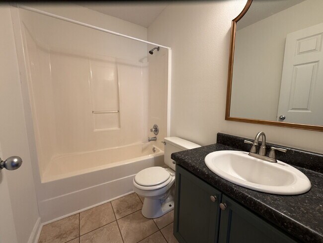 Building Photo - Section 8 accepted!!! "Discover Comfort and Charm: Spacious 3-Bed, 2-Bath Home in Huntsville's De...