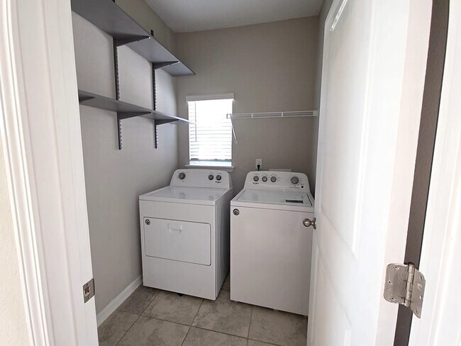 Building Photo - 312 Clarys Run