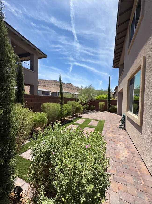 Building Photo - 9757 Pyrite Mystery Ave
