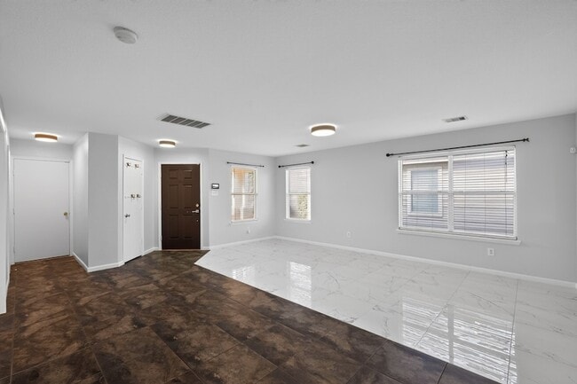 Building Photo - 331 Mantova Dr