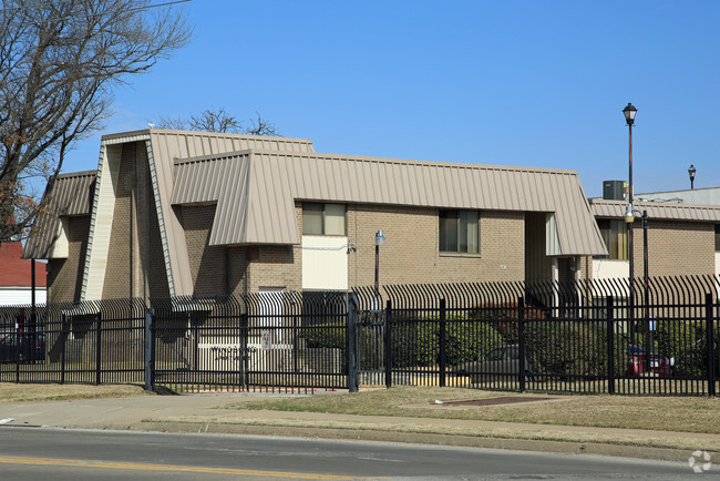 Primary Photo - Windsong Apartments