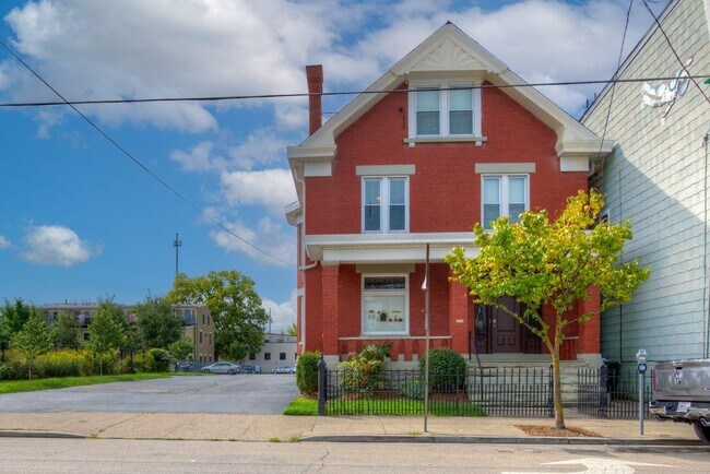 Building Photo - 1629 Hoffner St