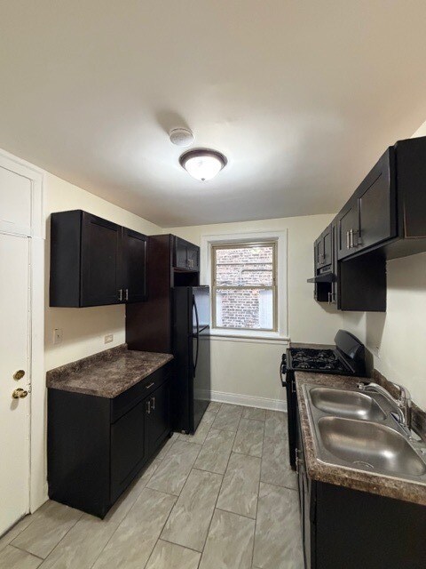 Building Photo - 1731 W 91st St