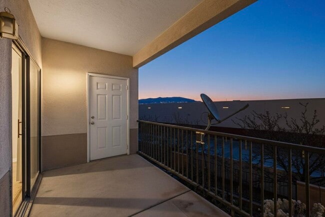 Building Photo - 4200 Ridgeway Ct