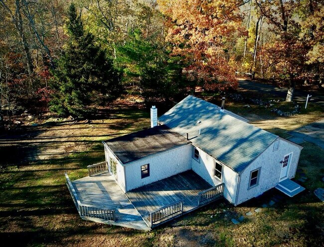 Building Photo - 252 Cedar St