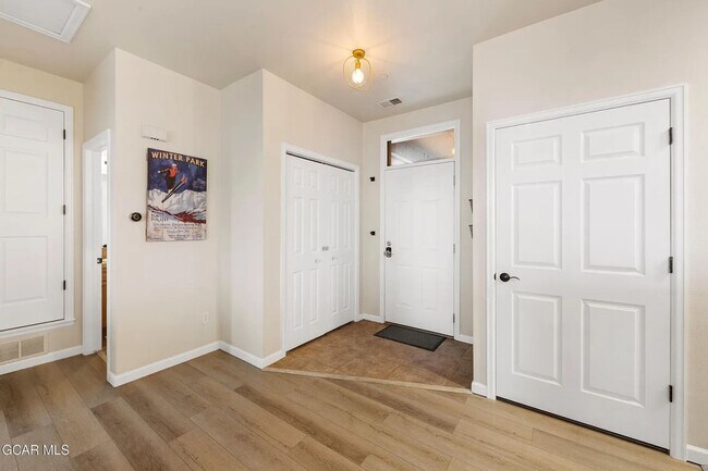 Building Photo - Fully Furnished Mountain Condo | Flexible Lease Terms | Garage Included | Fraser, CO