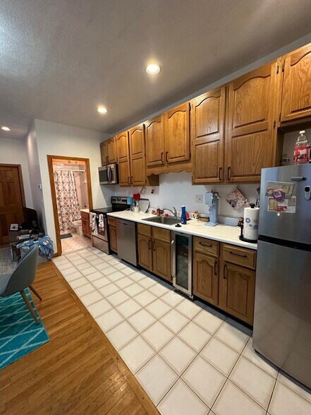 Building Photo - 374 North St