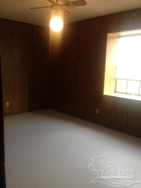 Building Photo - 1011 Lake Dr