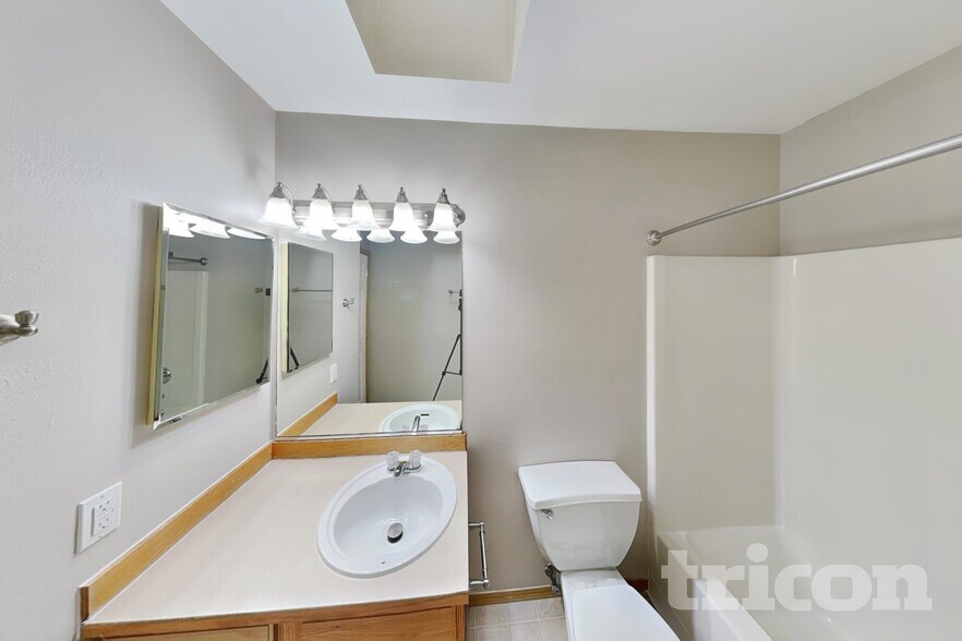 Building Photo - 2943 Lowren Loop