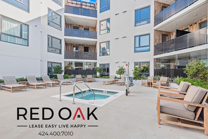 Building Photo - 1860 N Western Ave