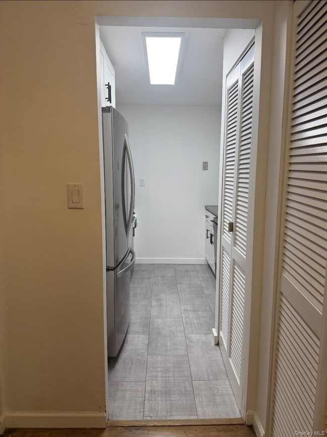 Building Photo - 235 W Park Ave