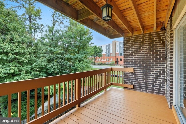 Building Photo - 5005 Green Mountain Cir
